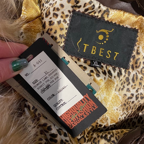 Beautiful custom leather and fur jacket. New. - Picture 4 of 9